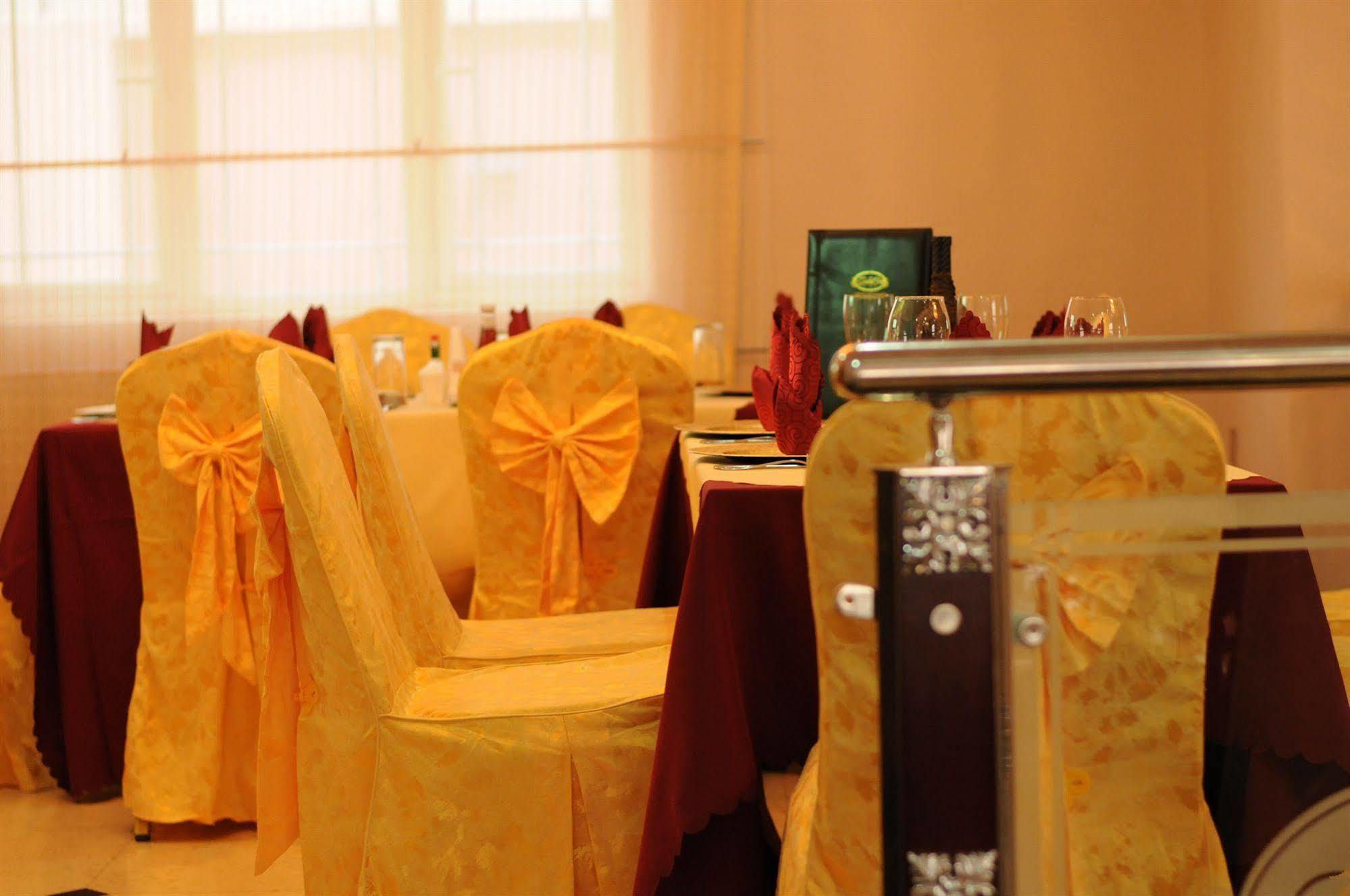 Grandbee Suites Ikeja Bagian luar foto