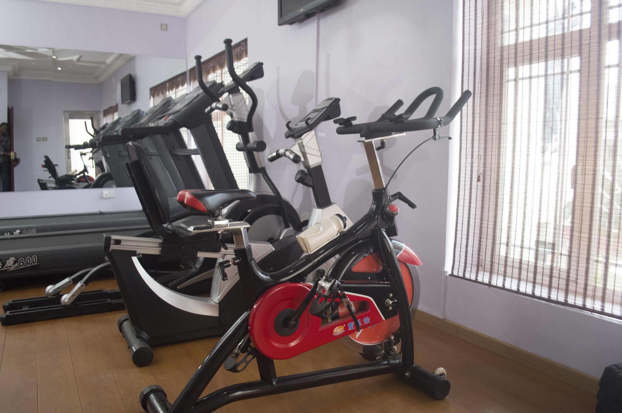 Grandbee Suites Ikeja Bagian luar foto